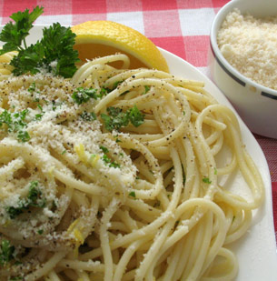 Pasta with lemon and garlic